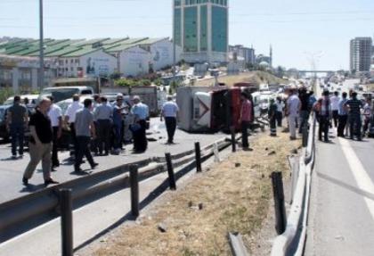 Maltepe'de zincirleme kaza: 1'i ağır 3 yaralı
