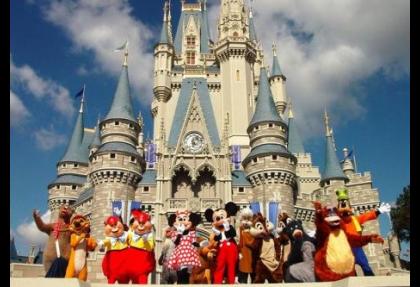 15 milyon euro verdi Disneyland'ı kapattı