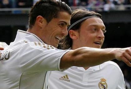 Ronaldo'dan Mesut Özil tepkisi