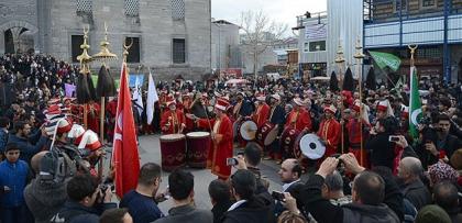 Eminönü'nde "Milli İradeye Saygı" mitingi